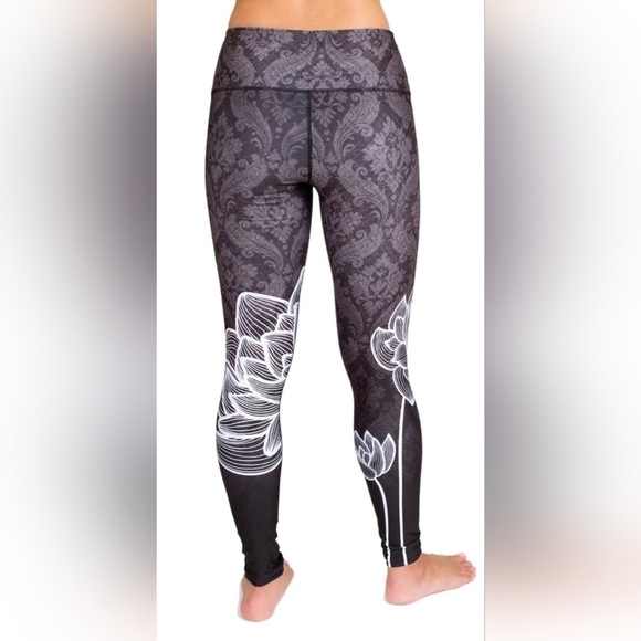 Lotus Legging - Picture 4 of 8